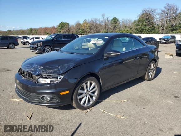 ✅ 2014 Volkswagen Eos Komfort • VIN: WVWBW8AH7EV000212 • Lot: 70678825. Wystawiony na Copart z przebiegiem 96 017 mil. Bezpłatny archiwum sprzedaży aukcyjnych z USA i szczegółowy raport historii pojazdu na DreamBid. Zdjęcie 1.