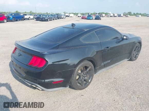 ✅ 2020 Ford Mustang EcoBoost Premium • VIN: 1FA6P8TH5L5177999 • Lot: 41894483. Wystawiony na IAAI z przebiegiem 74 158 mil. Bezpłatny archiwum sprzedaży aukcyjnych z USA i szczegółowy raport historii pojazdu na DreamBid. Zdjęcie 4.