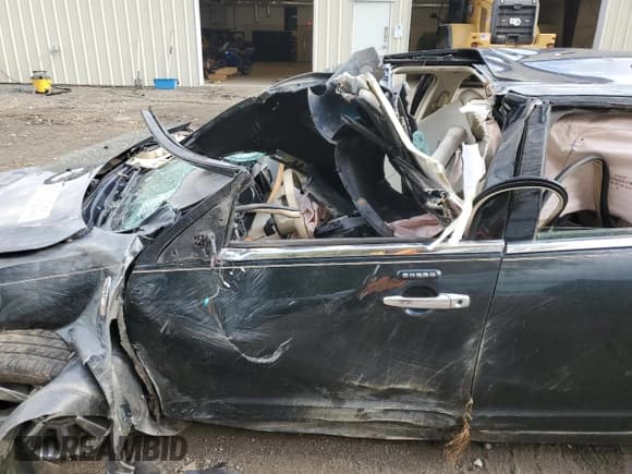 ✅ 2010 Lincoln MKZ • VIN: 3LNHL2JC6AR627409 • Lot: 96675975. Wystawiony na Copart z przebiegiem Nie podano. Bezpłatny archiwum sprzedaży aukcyjnych z USA i szczegółowy raport historii pojazdu na DreamBid. Zdjęcie 7.