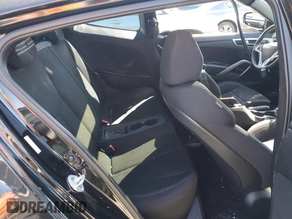 ✅ 2017 Hyundai Veloster • VIN: KMHTC6AD7HU320831 • Lot: 60431564. Wystawiony na Copart z przebiegiem 110 968 mil. Bezpłatny archiwum sprzedaży aukcyjnych z USA i szczegółowy raport historii pojazdu na DreamBid. Zdjęcie 10.