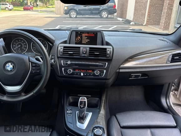 ✅ 2015 BMW 2 Series 228i • VIN: WBA1F5C59FV257027 • Lot: 62222855. Wystawiony na Copart z przebiegiem 113 383 mil. Bezpłatny archiwum sprzedaży aukcyjnych z USA i szczegółowy raport historii pojazdu na DreamBid. Zdjęcie 9.