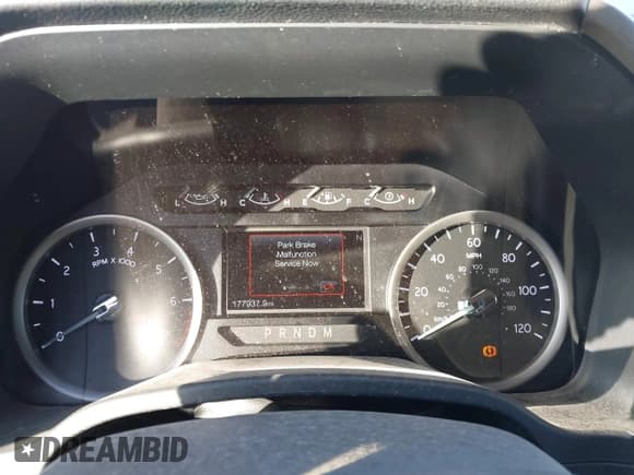 ✅ 2018 Ford Expedition XLT • VIN: 1FMJU1HT1JEA23932 • Lot: 43918903. Listed on IAAI with 177,937 mi. Free auction sales archive from the USA and detailed vehicle history report at DreamBid. Image 7.