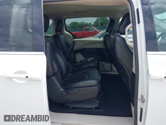 ✅ 2022 Chrysler Pacifica Hybrid Touring L • VIN: 2C4RC1L71NR164223 • Lot: 42212620. Wystawiony na IAAI z przebiegiem 90 082 mil. Bezpłatny archiwum sprzedaży aukcyjnych z USA i szczegółowy raport historii pojazdu na DreamBid. Zdjęcie 8.