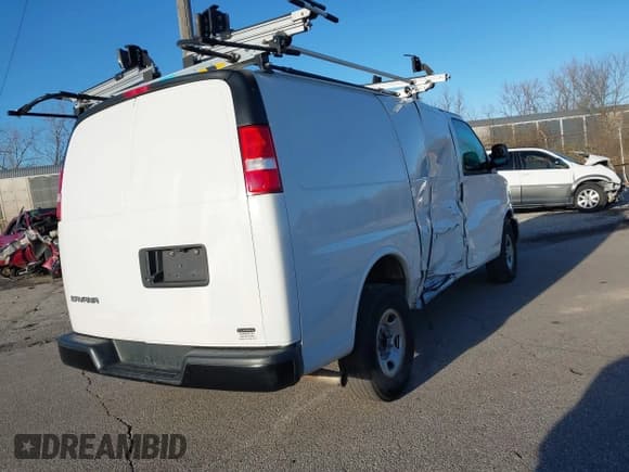 ✅ 2020 Chevrolet Express Cargo • VIN: 1GCWGAFP3L1271102 • Lot: 43591018. Listed on IAAI with 47,144 mi. Free auction sales archive from the USA and detailed vehicle history report at DreamBid. Image 4.
