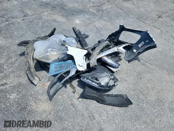 ✅ 2025 Hyundai Venue SEL • VIN: KMHRC8A37SU386512 • Lot: 66627755. Listed on Copart with 770 mi. Free auction sales archive from the USA and detailed vehicle history report at DreamBid. Image 12.