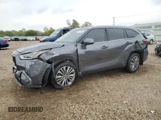 ✅ 2021 Toyota Highlander Platinum • VIN: 5TDFZRBH2MS087345 • Lot: 86274935. Wystawiony na Copart z przebiegiem 142 412 mil. Bezpłatny archiwum sprzedaży aukcyjnych z USA i szczegółowy raport historii pojazdu na DreamBid. Zdjęcie 1.