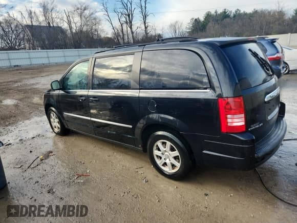 ✅ 2010 Chrysler Town & Country Touring • VIN: 2A4RR5D11AR104902 • Lot: 91252665. Listed on Copart with 181,368 mi. Free auction sales archive from the USA and detailed vehicle history report at DreamBid. Image 2.