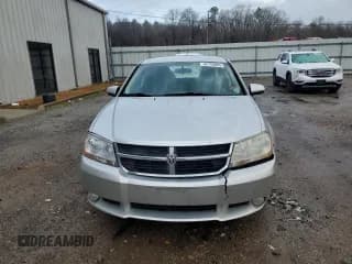 ✅ 2010 Dodge Avenger R/T • VIN: 1B3CC5FB1AN135634 • Лот: 42109865. Опубликован ранее на Copart с пробегом 124 442 миль. Бесплатный доступ к архиву аукционных продаж из США и подробный отчёт об истории автомобиля на DreamBid. Изображение 5.