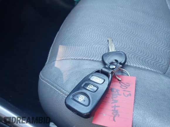 2013 Hyundai Elantra GLS z VIN KMHDH4AE5DU711232, wystawiony jako IAAI lot #43526333 z przebiegiem 92 535 mil mil oraz . Historia ofert i sprzedaży dostępna na DreamBid. Obrazek 11.