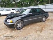 ✅ 1999 Mercedes-Benz C 230/260/280/320 • VIN: WDBHA24G2XA793372 • Lot: 70006645. Wystawiony na Copart z przebiegiem 84 517 mil. Bezpłatny archiwum sprzedaży aukcyjnych z USA i szczegółowy raport historii pojazdu na DreamBid. Zdjęcie 1.