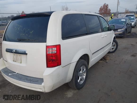 ✅ 2008 Dodge Grand Caravan SXT • VIN: 1D8HN54PX8B125596 • Lot: 43754059. Listed on IAAI with 124,926 mi. Free auction sales archive from the USA and detailed vehicle history report at DreamBid. Image 4.