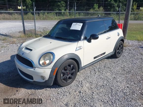 ✅ 2008 MINI Hardtop S • VIN: WMWMF73558TV35459 • Lot: 43293714. Wystawiony na IAAI z przebiegiem 172 431 mil. Bezpłatny archiwum sprzedaży aukcyjnych z USA i szczegółowy raport historii pojazdu na DreamBid. Zdjęcie 2.