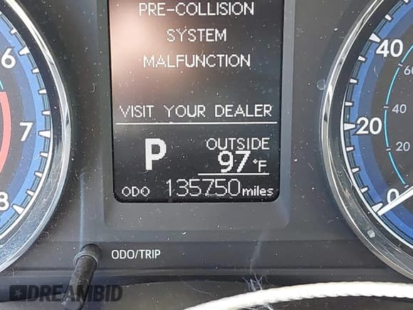 ✅ 2017 Toyota Corolla L • VIN: 5YFBURHE0HP667704 • Lot: 43565227. Wystawiony na IAAI z przebiegiem 135 750 mil. Bezpłatny archiwum sprzedaży aukcyjnych z USA i szczegółowy raport historii pojazdu na DreamBid. Zdjęcie 15.