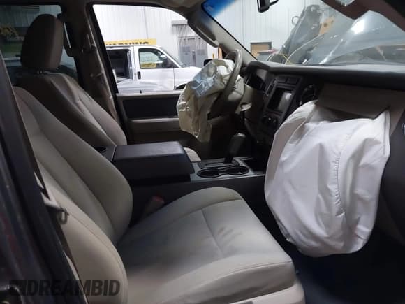 ✅ 2010 Ford Expedition Max SSV • VIN: 1FMJK1G51AEB20993 • Лот: 41893454. Опубликован ранее на IAAI с пробегом 218 590 миль. Бесплатный доступ к архиву аукционных продаж из США и подробный отчёт об истории автомобиля на DreamBid. Изображение 5.