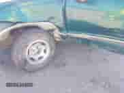 1998 GMC Sierra 1500 с VIN 1GTEC19M2WE516655, выставлен на аукционе IAAI как лот 43478069 с пробегом 291 486 миль миль и . История ставок и продаж доступна на DreamBid. Изображение 6.