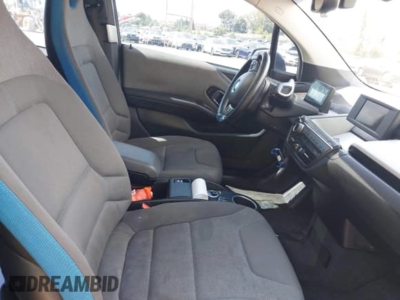 ✅ 2017 BMW i3 • VIN: WBY1Z8C55HV889486 • Лот: 43036483. Опубликован ранее на IAAI с пробегом 8 569 миль. Бесплатный доступ к архиву аукционных продаж из США и подробный отчёт об истории автомобиля на DreamBid. Изображение 5.