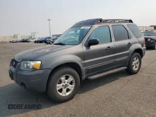 ✅ 2005 Ford Escape XLT • VIN: 1FMYU93145KA93578 • Лот: 71261465. Опубликован ранее на Copart с пробегом 271 579 миль. Бесплатный доступ к архиву аукционных продаж из США и подробный отчёт об истории автомобиля на DreamBid. Изображение 1.