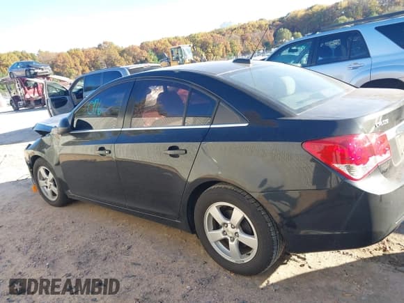 ✅ 2016 Chevrolet Cruze LT • VIN: 1G1PE5SB1G7149202 • Lot: 43530176. Listed on IAAI with 155,633 mi. Free auction sales archive from the USA and detailed vehicle history report at DreamBid. Image 14.