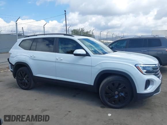 ✅ 2024 Volkswagen Atlas SE • VIN: 1V2JR2CAXRC610072 • Лот: 43346494. Опубликован ранее на IAAI с пробегом 17 778 миль. Бесплатный доступ к архиву аукционных продаж из США и подробный отчёт об истории автомобиля на DreamBid. Изображение 14.