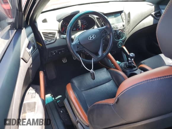 ✅ 2016 Hyundai Veloster Turbo • VIN: KMHTC6AE8GU281075 • Lot: 61605505. Wystawiony na Copart z przebiegiem 125 904 mil. Bezpłatny archiwum sprzedaży aukcyjnych z USA i szczegółowy raport historii pojazdu na DreamBid. Zdjęcie 8.