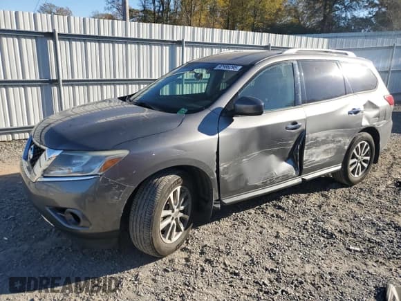 ✅ 2016 Nissan Pathfinder Platinum • VIN: 5N1AR2MM3GC613401 • Lot: 92986295. Listed on Copart with 193,658 mi. Free auction sales archive from the USA and detailed vehicle history report at DreamBid. Image 1.
