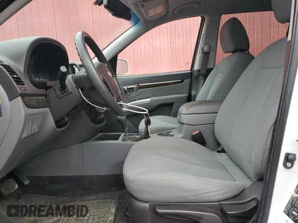 ✅ 2010 Hyundai Santa Fe GL • VIN: 5NMSGDAG3AH350828 • Lot: 81559544. Listed on Copart with 222,618 mi. Free auction sales archive from the USA and detailed vehicle history report at DreamBid. Image 7.