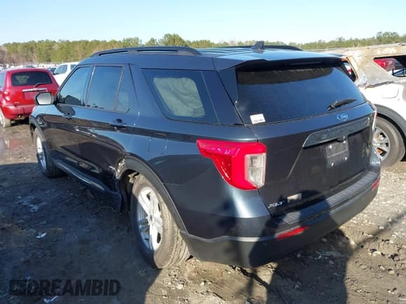 ✅ 2022 Ford Explorer XLT • VIN: 1FMSK7DH8NGB75800 • Lot: 41581992. Wystawiony na IAAI z przebiegiem 26 692 mil. Bezpłatny archiwum sprzedaży aukcyjnych z USA i szczegółowy raport historii pojazdu na DreamBid. Zdjęcie 3.