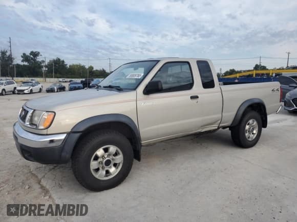 ✅ 1999 Nissan Frontier XE • VIN: 1N6ED26Y7XC302121 • Lot: 80809765. Wystawiony na Copart z przebiegiem 196 908 mil. Bezpłatny archiwum sprzedaży aukcyjnych z USA i szczegółowy raport historii pojazdu na DreamBid. Zdjęcie 1.