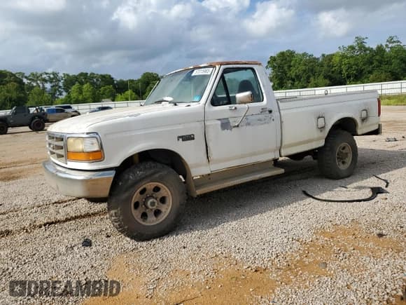 ✅ 1997 Ford F-250 • VIN: 3FTHF26H5VMA18931 • Lot: 57015965. Listed on Copart with 244,027 mi. Free auction sales archive from the USA and detailed vehicle history report at DreamBid. Image 1.