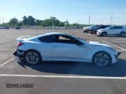 ✅ 2015 Hyundai Genesis Coupe Ultimate • VIN: KMHHU6KJ4FU124849 • Lot: 42647192. Wystawiony na IAAI z przebiegiem 79 892 mil. Bezpłatny archiwum sprzedaży aukcyjnych z USA i szczegółowy raport historii pojazdu na DreamBid. Zdjęcie 13.