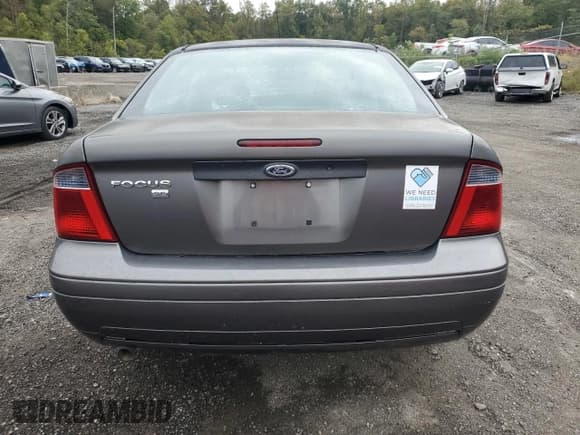 ✅ 2007 Ford Focus S • VIN: 1FAHP34N17W361255 • Lot: 86101485. Wystawiony na Copart z przebiegiem 110 660 mil. Bezpłatny archiwum sprzedaży aukcyjnych z USA i szczegółowy raport historii pojazdu na DreamBid. Zdjęcie 6.