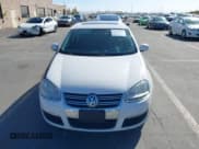✅ 2010 Volkswagen Jetta SE • VIN: 3VWRZ7AJ8AM045552 • Lot: 43635624. Wystawiony na IAAI z przebiegiem 203 761 mil. Bezpłatny archiwum sprzedaży aukcyjnych z USA i szczegółowy raport historii pojazdu na DreamBid. Zdjęcie 11.
