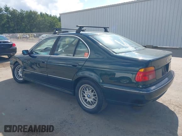 ✅ 2000 BMW 5 Series 528i • VIN: WBADM6348YGU15509 • Lot: 43055627. Listed on IAAI with 139,955 mi. Free auction sales archive from the USA and detailed vehicle history report at DreamBid. Image 3.