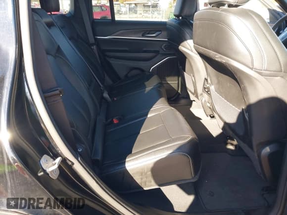 ✅ 2024 Jeep Grand Cherokee • VIN: 1C4RJYB66RC120630 • Lot: 43582631. Listed on IAAI with 44,454 mi. Free auction sales archive from the USA and detailed vehicle history report at DreamBid. Image 8.