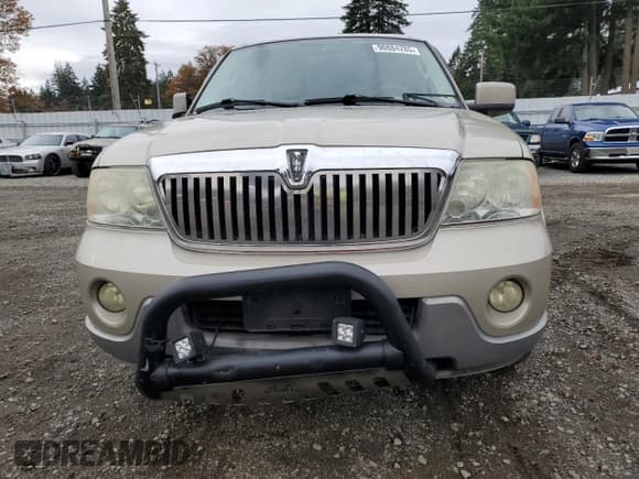 ✅ 2004 Lincoln Navigator Luxury • VIN: 5LMFU27R14LJ01091 • Lot: 90884285. Listed on Copart with 209,499 mi. Free auction sales archive from the USA and detailed vehicle history report at DreamBid. Image 5.