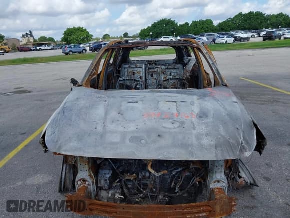 ✅ 2020 Hyundai Santa Fe Limited • VIN: 5NMS5CAA2LH179861 • Лот: 39727163. Опубликован ранее на IAAI с пробегом Не указан. Бесплатный доступ к архиву аукционных продаж из США и подробный отчёт об истории автомобиля на DreamBid. Изображение 6.