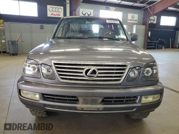 ✅ 2006 Lexus LX 470 • VIN: JTJHT00W964017117 • Lot: 61019524. Wystawiony na Copart z przebiegiem 207 767 mil. Bezpłatny archiwum sprzedaży aukcyjnych z USA i szczegółowy raport historii pojazdu na DreamBid. Zdjęcie 5.
