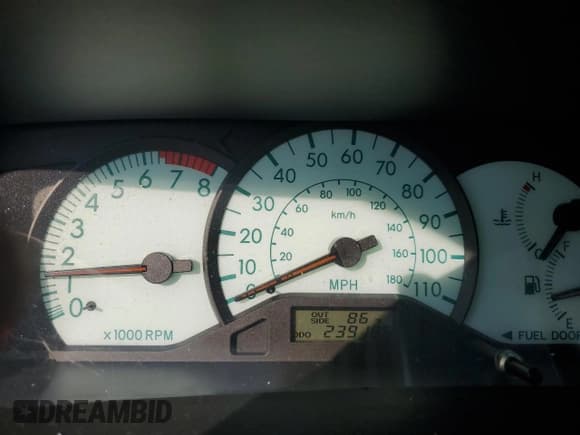 ✅ 2003 Toyota Corolla CE • VIN: 2T1BR38E23C004044 • Lot: 85301635. Listed on Copart with 239,185 mi. Free auction sales archive from the USA and detailed vehicle history report at DreamBid. Image 9.