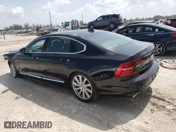 ✅ 2019 Volvo S90 Inscription • VIN: LVYA22ML2KP080211 • Лот: 60359653. Опубликован ранее на Copart с пробегом 129 128 миль. Бесплатный доступ к архиву аукционных продаж из США и подробный отчёт об истории автомобиля на DreamBid. Изображение 2.