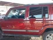 ✅ 2007 Jeep Commander Sport • VIN: 1J8HH48K87C651256 • Lot: 41294961. Wystawiony na IAAI z przebiegiem 313 965 mil. Bezpłatny archiwum sprzedaży aukcyjnych z USA i szczegółowy raport historii pojazdu na DreamBid. Zdjęcie 15.