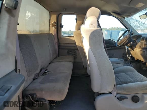✅ 2001 Ford F-350 XL • VIN: 1FTWX33F11EB46340 • Lot: 74265584. Wystawiony na Copart z przebiegiem 205 473 mil. Bezpłatny archiwum sprzedaży aukcyjnych z USA i szczegółowy raport historii pojazdu na DreamBid. Zdjęcie 10.