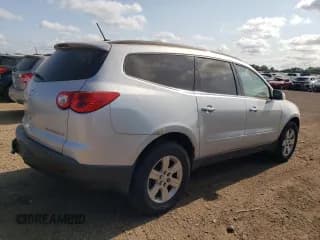 ✅ 2012 Chevrolet Traverse 1LT • VIN: 1GNKVGED8CJ105504 • Lot: 64507534. Wystawiony na Copart z przebiegiem 132 904 mil. Bezpłatny archiwum sprzedaży aukcyjnych z USA i szczegółowy raport historii pojazdu na DreamBid. Zdjęcie 3.