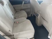 ✅ 2012 Toyota Highlander • VIN: 5TDZK3EH3CS088254 • Lot: 42295847. Wystawiony na IAAI z przebiegiem 193 404 mil. Bezpłatny archiwum sprzedaży aukcyjnych z USA i szczegółowy raport historii pojazdu na DreamBid. Zdjęcie 8.