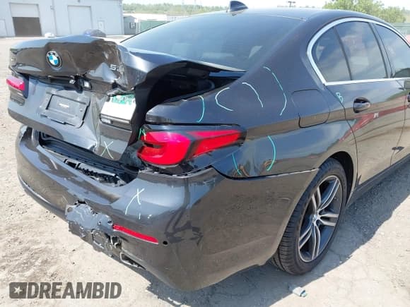✅ 2021 BMW 5 Series 530i xDrive • VIN: WBA13BJ04MCF43555 • Lot: 42169253. Listed on IAAI with 43,501 mi. Free auction sales archive from the USA and detailed vehicle history report at DreamBid. Image 17.