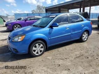 ✅ 2010 Kia Rio LX • VIN: KNADH4A33A6632951 • Lot: 72629144. Wystawiony na Copart z przebiegiem 168 289 mil. Bezpłatny archiwum sprzedaży aukcyjnych z USA i szczegółowy raport historii pojazdu na DreamBid. Zdjęcie 1.