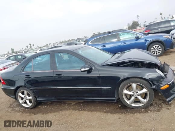 ✅ 2006 Mercedes-Benz C 230 Sport • VIN: WDBRF52H46A839415 • Lot: 42663452. Wystawiony na IAAI z przebiegiem 248 050 mil. Bezpłatny archiwum sprzedaży aukcyjnych z USA i szczegółowy raport historii pojazdu na DreamBid. Zdjęcie 13.