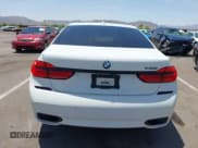 ✅ 2016 BMW 7 Series 740i • VIN: WBA7E2C50GG504050 • Lot: 42498517. Wystawiony na IAAI z przebiegiem 79 427 mil. Bezpłatny archiwum sprzedaży aukcyjnych z USA i szczegółowy raport historii pojazdu na DreamBid. Zdjęcie 16.