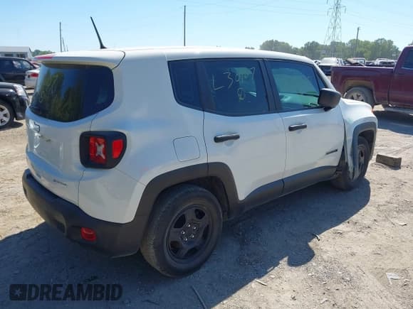 ✅ 2020 Jeep Renegade Sport • VIN: ZACNJAAB5LPL30107 • Лот: 43126115. Опубликован ранее на IAAI с пробегом Не указан. Бесплатный доступ к архиву аукционных продаж из США и подробный отчёт об истории автомобиля на DreamBid. Изображение 4.