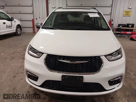 ✅ 2023 Chrysler Pacifica Limited • VIN: 2C4RC3GG1PR555090 • Лот: 42958843. Опубликован ранее на IAAI с пробегом 21 524 миль. Бесплатный доступ к архиву аукционных продаж из США и подробный отчёт об истории автомобиля на DreamBid. Изображение 12.