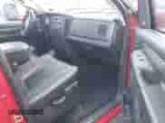 2004 Dodge 3500 ST z VIN 3D7LU38C34G276102, wystawiony jako IAAI lot #41056672 z przebiegiem 216 277 mil mil oraz . Historia ofert i sprzedaży dostępna na DreamBid. Obrazek 5.